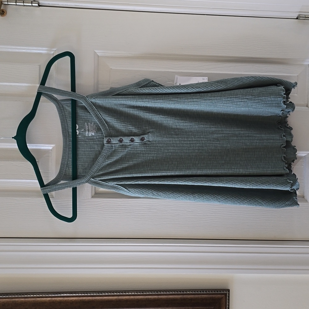 SO BRAND WOMENS JUNIOR SIZE GREEN TANK TOP SIZE LARGE